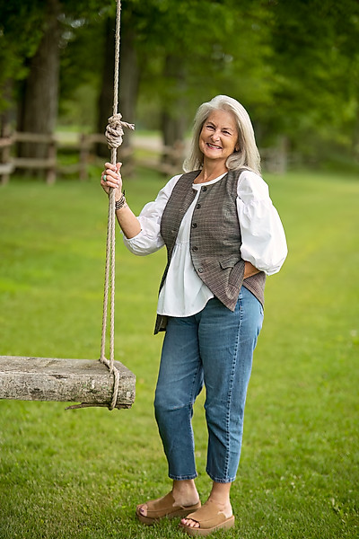 JoAnne Baines, Broker